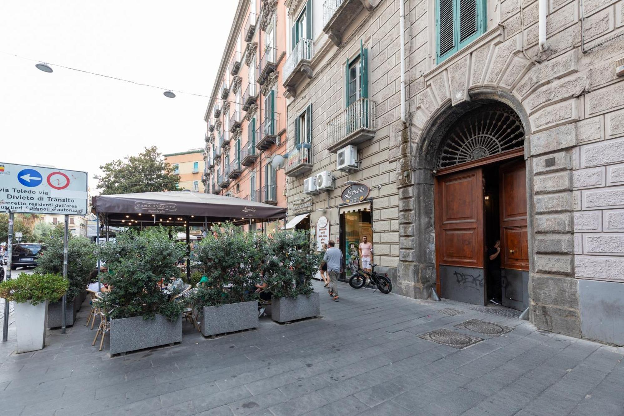 Hotel Relais Ammira à Naples Extérieur photo